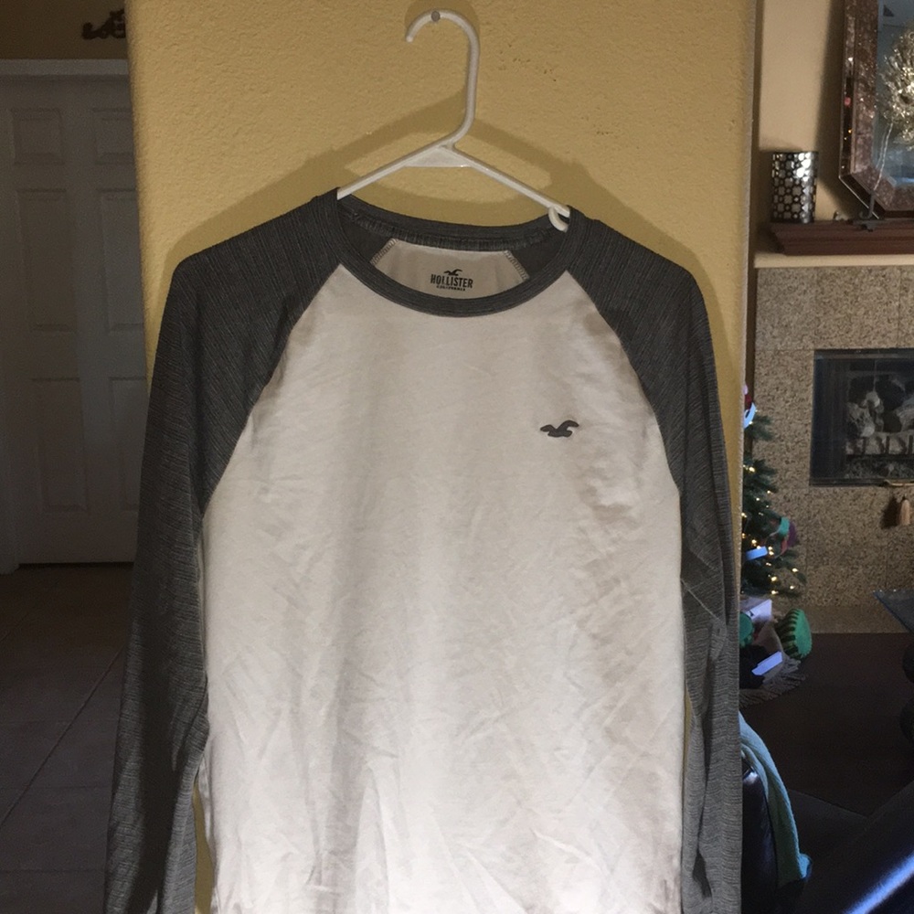Hollister- large- longe sleeve- white/grey